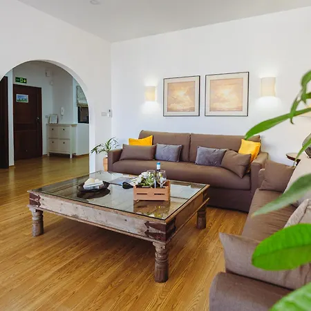 Cross Roads - Side Sea Views By Haven And Keys Malta *